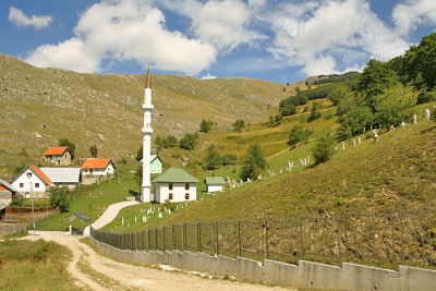 Dzamija u selu Lukavac na Bjelasnici