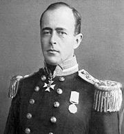 180px-Robert_falcon_scott.jpg